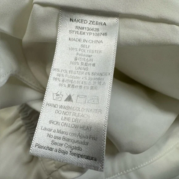 The Impeccable Pig White Scalloped High Waist Shorts With Elastic on Waist - Picture 9 of 11